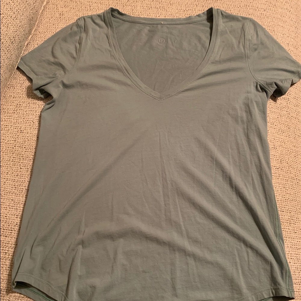 Lululemon Love tee